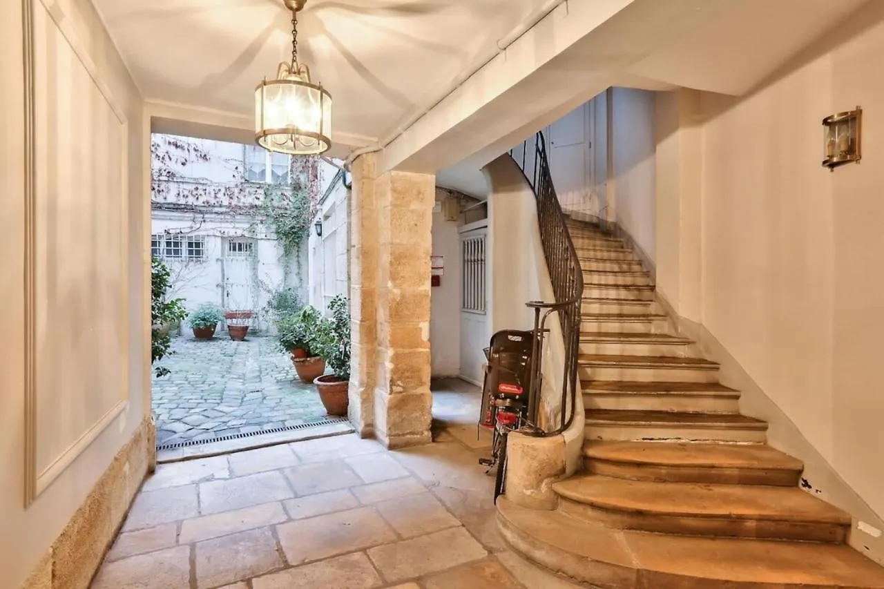 Charming 2 Bedroom Apartment In The Heart Of Paris