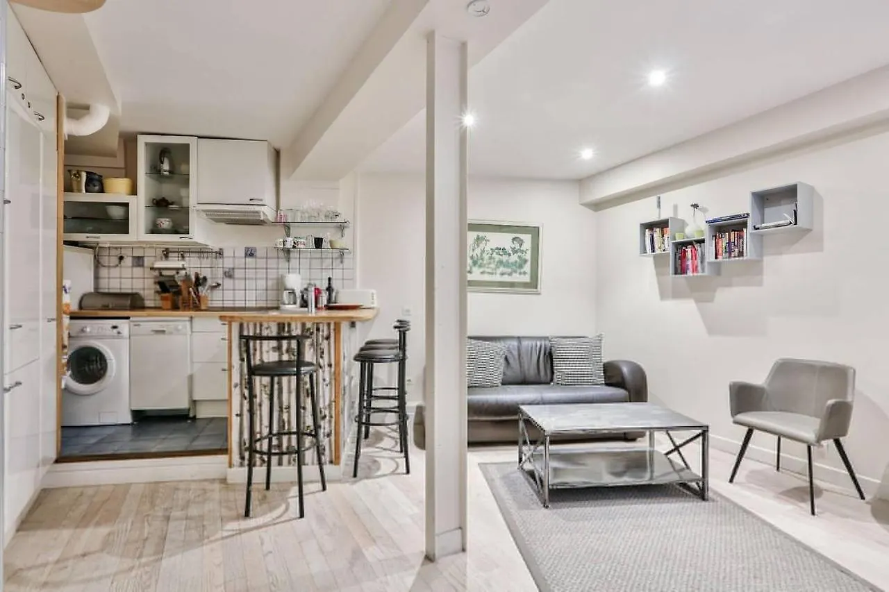 Charming 2 Bedroom Apartment In The Heart Of Paris